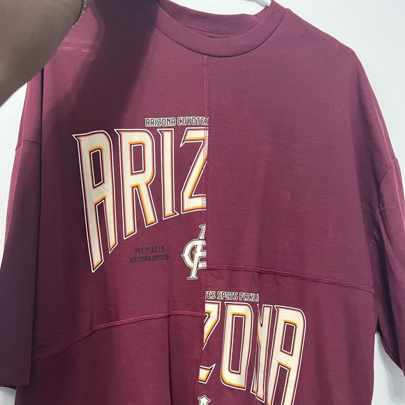 tshirt : 25$ oversized   shoes: 250 - Picture 2 of 7